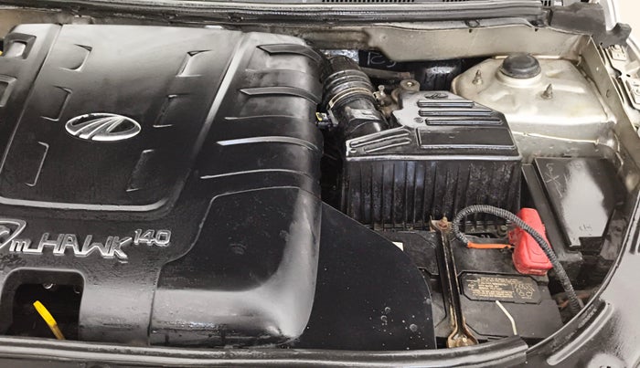 2015 Mahindra XUV500 W8, Diesel, Manual, 86,787 km, Engine View - Left