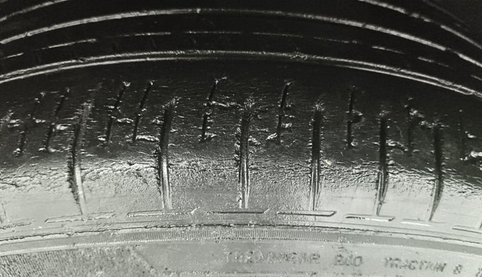 2015 Mahindra XUV500 W8, Diesel, Manual, 86,787 km, Left Front Tyre Tread