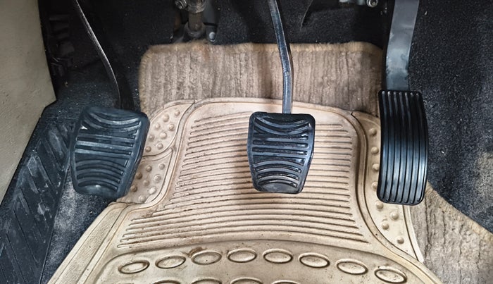 2015 Mahindra XUV500 W8, Diesel, Manual, 86,787 km, Pedals