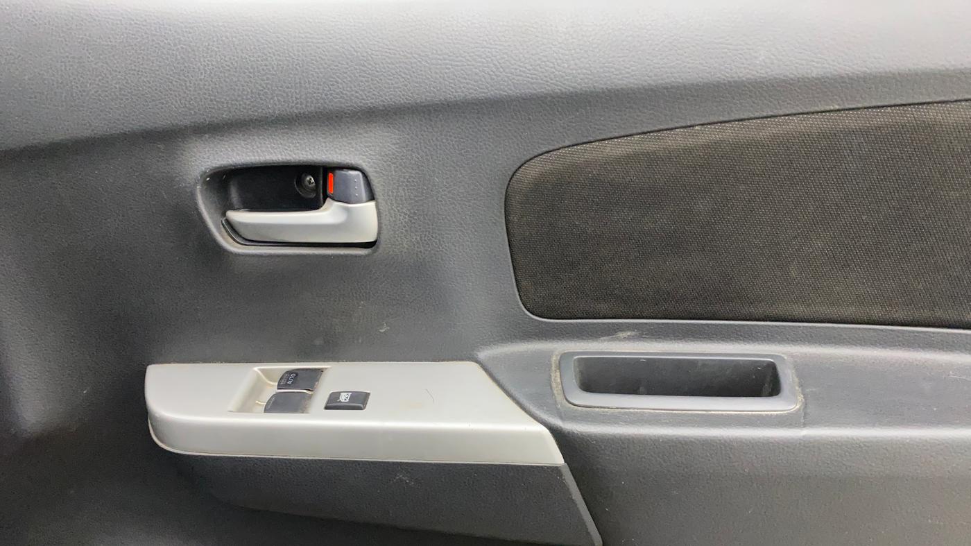 2012 Maruti Wagon R 1.0 LXI, Petrol, Manual, 56,980 km, Driver Side Door Panels Control