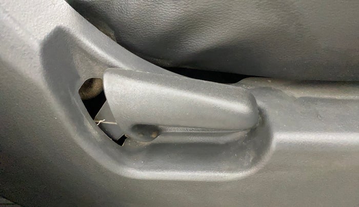 2012 Maruti Wagon R 1.0 LXI, Petrol, Manual, 56,980 km, Driver Side Adjustment Panel