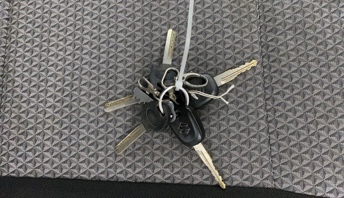 2012 Maruti Wagon R 1.0 LXI, Petrol, Manual, 56,980 km, Key Close Up