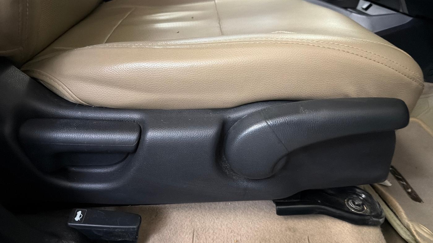 2019 Honda City 1.5L I-VTE V CVT, Petrol, Automatic, 48,605 km, Driver Side Adjustment Panel