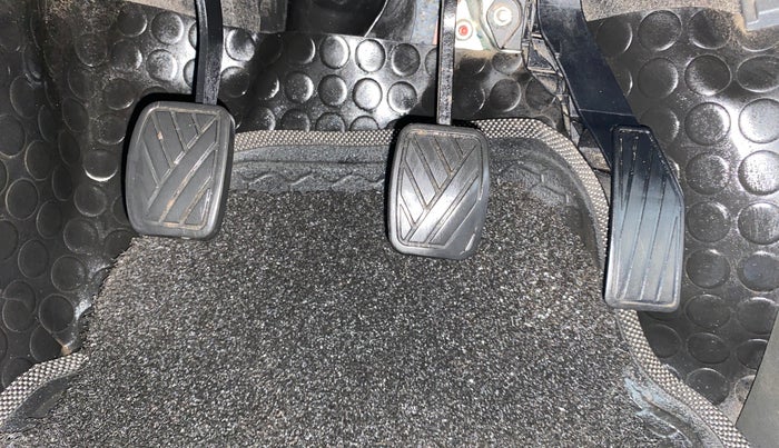 2022 Maruti Alto K10 LXI, CNG, Manual, 51,324 km, Pedals