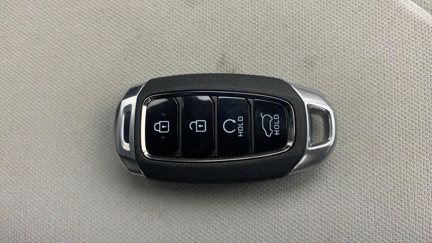 2023 Hyundai NEW I20 ASTA (O) 1.2 IVT, Petrol, Automatic, 14,662 km, Key Close Up