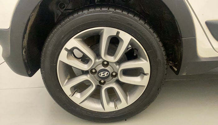 2018 Hyundai i20 Active 1.2 SX, Petrol, Manual, 21,802 km, Right Rear Wheel