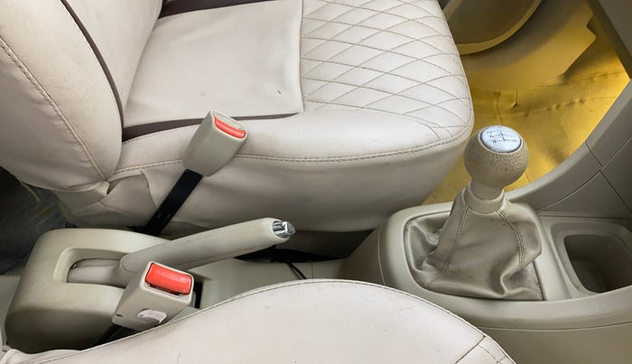 2017 Maruti Ertiga ZXI, Petrol, Manual, 28,278 km, Gear Lever