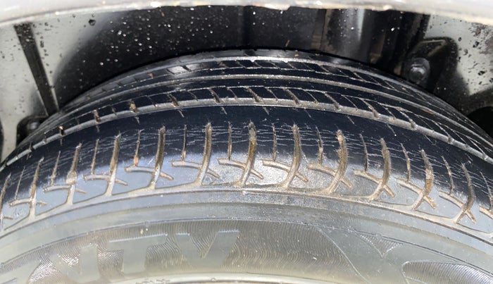 2017 Maruti Ertiga ZXI, Petrol, Manual, 28,278 km, Left Rear Tyre Tread