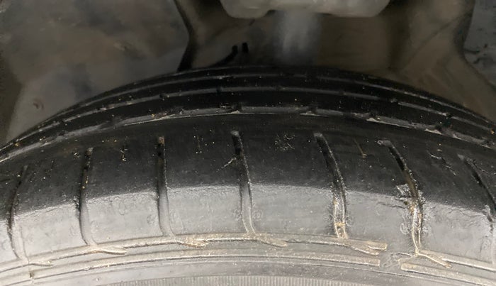 2019 MG HECTOR SHARP 1.5 DCT PETROL, Petrol, Automatic, 55,818 km, Left Front Tyre Tread