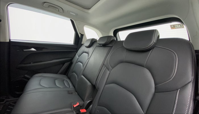 2019 MG HECTOR SHARP 1.5 DCT PETROL, Petrol, Automatic, 55,818 km, Right Side Rear Door Cabin