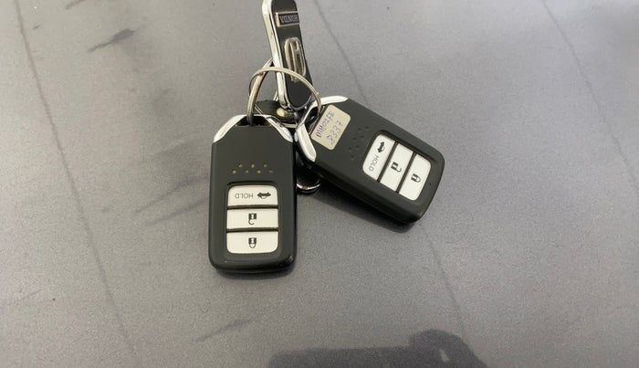 2019 Honda Amaze 1.2L I-VTEC VX, Petrol, Manual, 61,580 km, Key Close Up