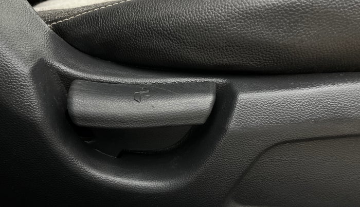 2015 Hyundai Elite i20 MAGNA 1.2, Petrol, Manual, 57,044 km, Driver Side Adjustment Panel