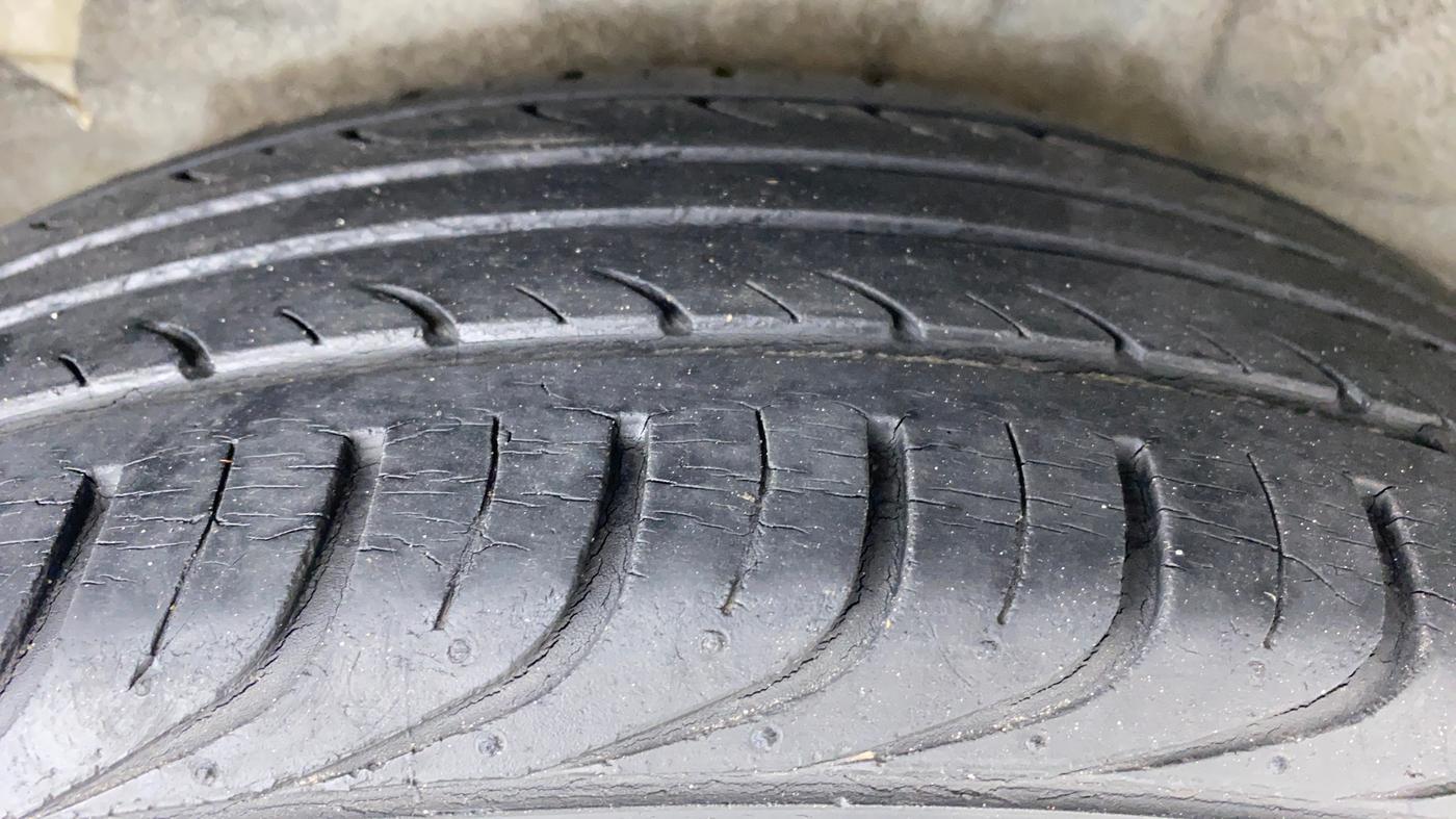 2013 Hyundai i20 MAGNA O 1.2, Petrol, Manual, 37,099 km, Right Rear Tyre Tread