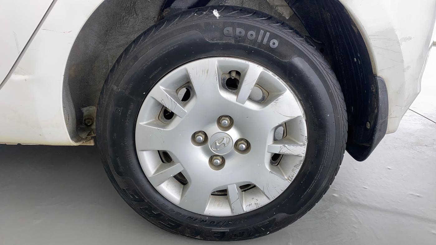 2013 Hyundai i20 MAGNA O 1.2, Petrol, Manual, 37,099 km, Left Rear Wheel
