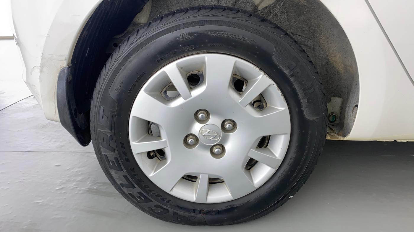 2013 Hyundai i20 MAGNA O 1.2, Petrol, Manual, 37,099 km, Right Rear Wheel