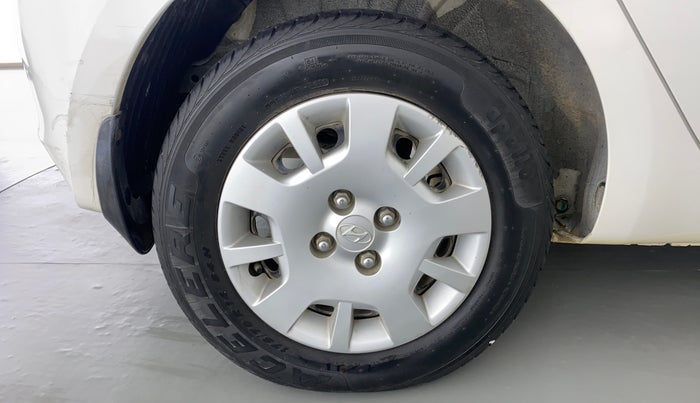 2013 Hyundai i20 MAGNA O 1.2, Petrol, Manual, 37,099 km, Right Rear Wheel
