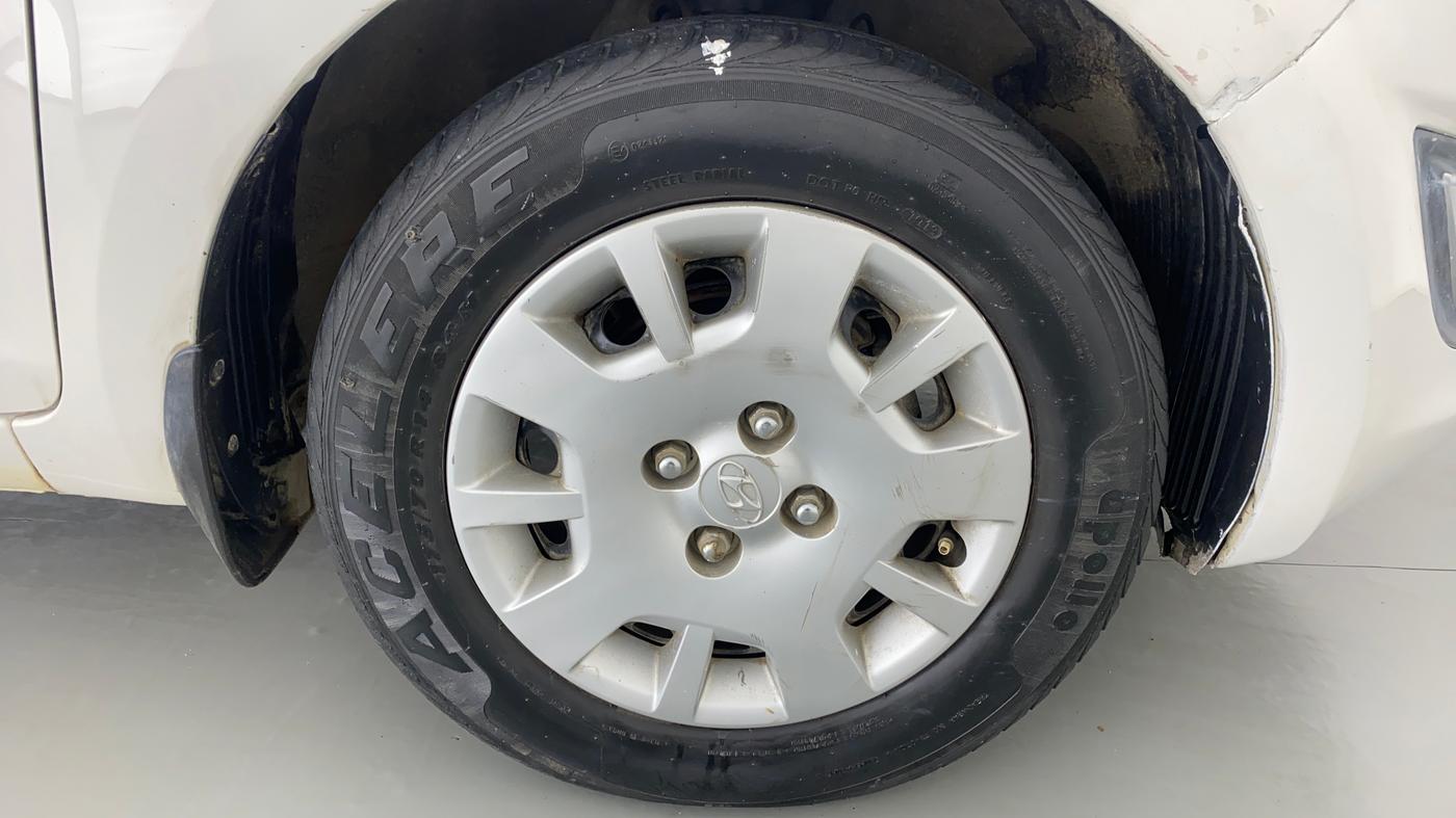 2013 Hyundai i20 MAGNA O 1.2, Petrol, Manual, 37,099 km, Right Front Wheel
