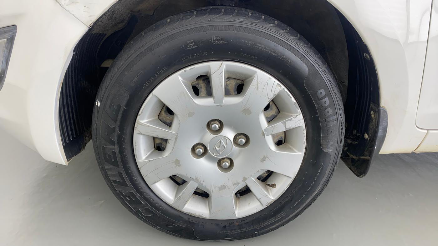 2013 Hyundai i20 MAGNA O 1.2, Petrol, Manual, 37,099 km, Left Front Wheel