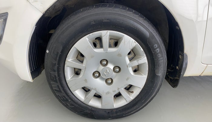 2013 Hyundai i20 MAGNA O 1.2, Petrol, Manual, 37,099 km, Left Front Wheel