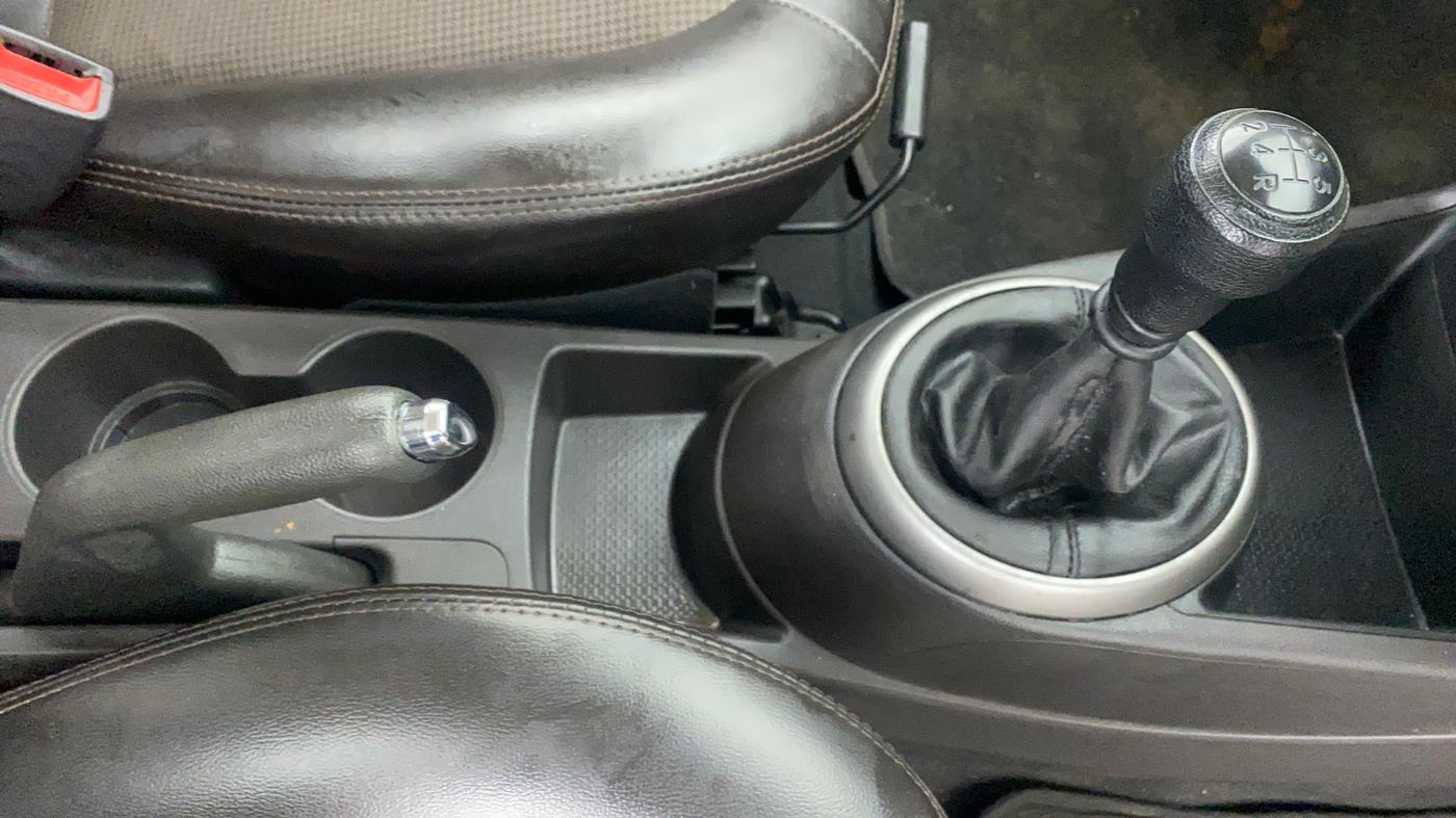 2013 Hyundai i20 MAGNA O 1.2, Petrol, Manual, 37,099 km, Gear Lever