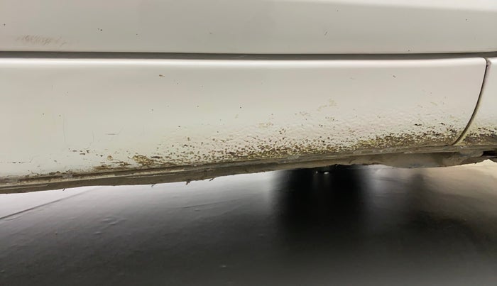 2015 Maruti Swift Dzire VXI, Petrol, Manual, 51,464 km, Right running board - Paint has minor damage