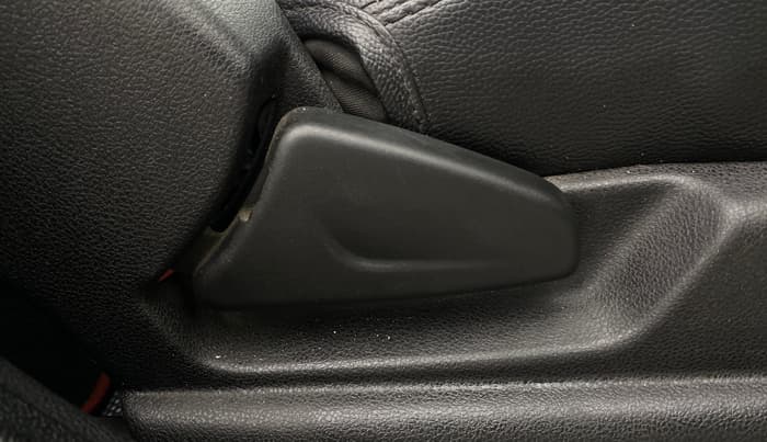 2021 Renault Kwid RXT 1.0 AMT (O), Petrol, Automatic, 48,626 km, Driver Side Adjustment Panel
