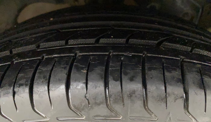 2015 Ford Ecosport TITANIUM 1.5L PETROL AT, Petrol, Automatic, 78,019 km, Right Front Tyre Tread