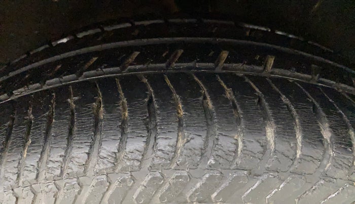 2015 Ford Ecosport TITANIUM 1.5L PETROL AT, Petrol, Automatic, 78,019 km, Left Rear Tyre Tread