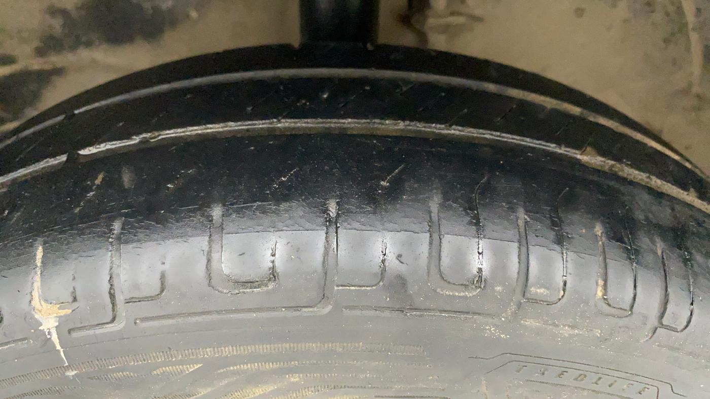 2018 Maruti Wagon R 1.0 LXI CNG, CNG, Manual, 75,128 km, Left Front Tyre Tread
