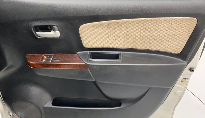 2018 Maruti Wagon R 1.0 LXI CNG, CNG, Manual, 75,128 km, Driver-side door - Trim damaged