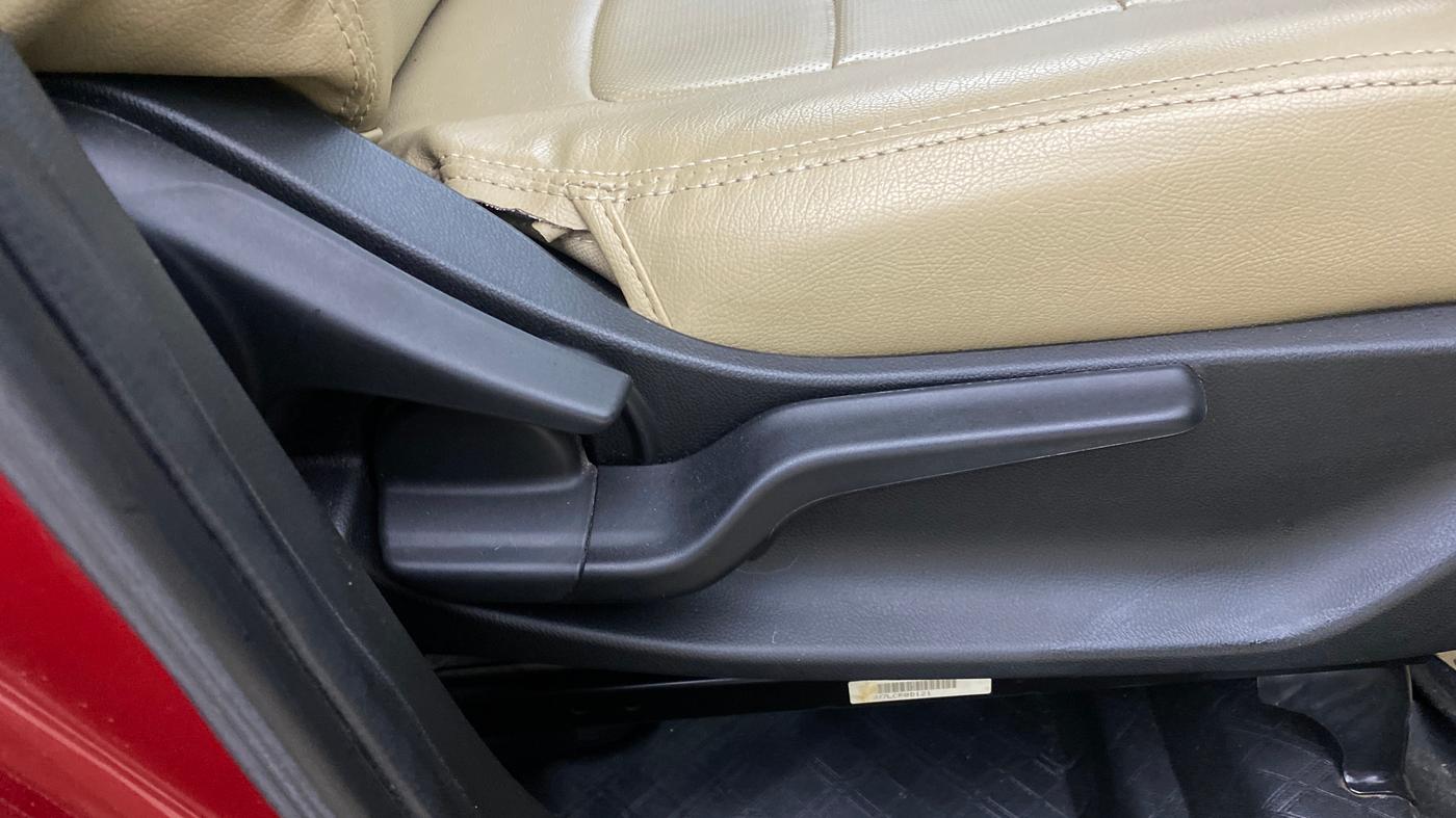 2022 Honda Amaze 1.2L I-VTEC VX CVT, Petrol, Automatic, 41,135 km, Driver Side Adjustment Panel
