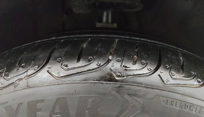 2022 Tata ALTROZ XZA PLUS, Petrol, Automatic, 49,363 km, Right Front Tyre Tread