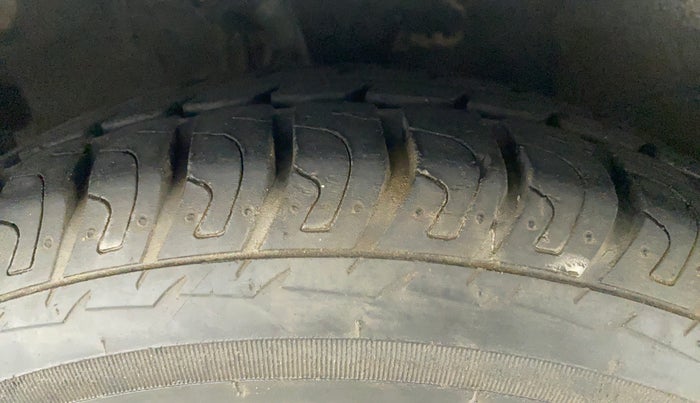 2011 Hyundai i10 SPORTZ 1.2, Petrol, Manual, 56,652 km, Left Front Tyre Tread