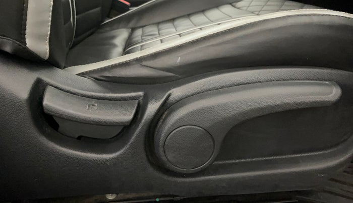 2018 Hyundai Elite i20 ASTA 1.2  CVT, Petrol, Automatic, 68,512 km, Driver Side Adjustment Panel