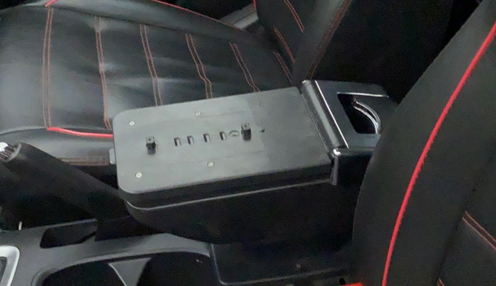 2021 Nissan MAGNITE XV MT, Petrol, Manual, 18,526 km, Driver seat - Armrest has minor damage