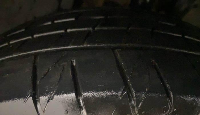 2019 Nissan Kicks XV PREMIUM DIESEL, Diesel, Manual, 65,368 km, Right Front Tyre Tread