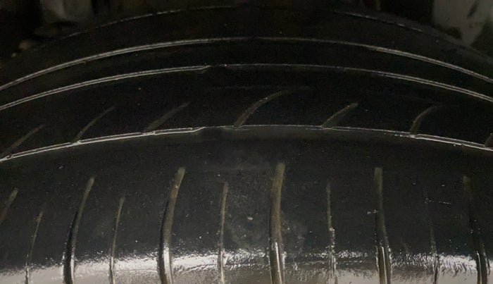 2019 Nissan Kicks XV PREMIUM DIESEL, Diesel, Manual, 65,368 km, Right Rear Tyre Tread