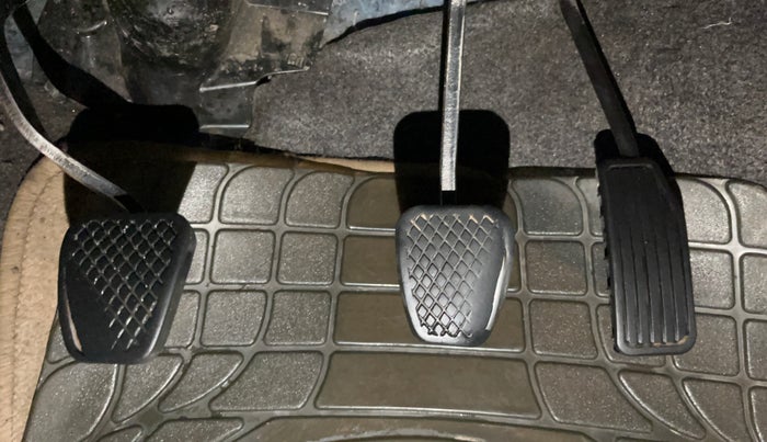 2015 Honda Brio S MT, Petrol, Manual, 54,899 km, Pedals