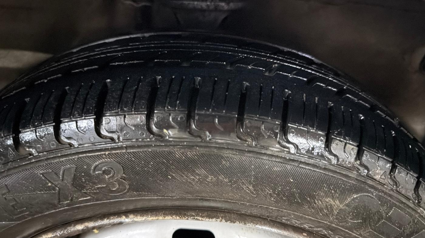 2016 Maruti Alto K10 LXI, Petrol, Manual, 59,844 km, Right Front Tyre Tread