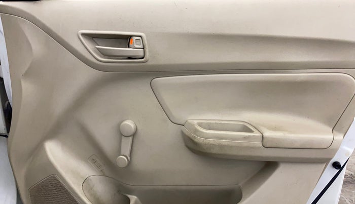 2019 Maruti Dzire LXI, CNG, Manual, 67,921 km, Driver Side Door Panels Control