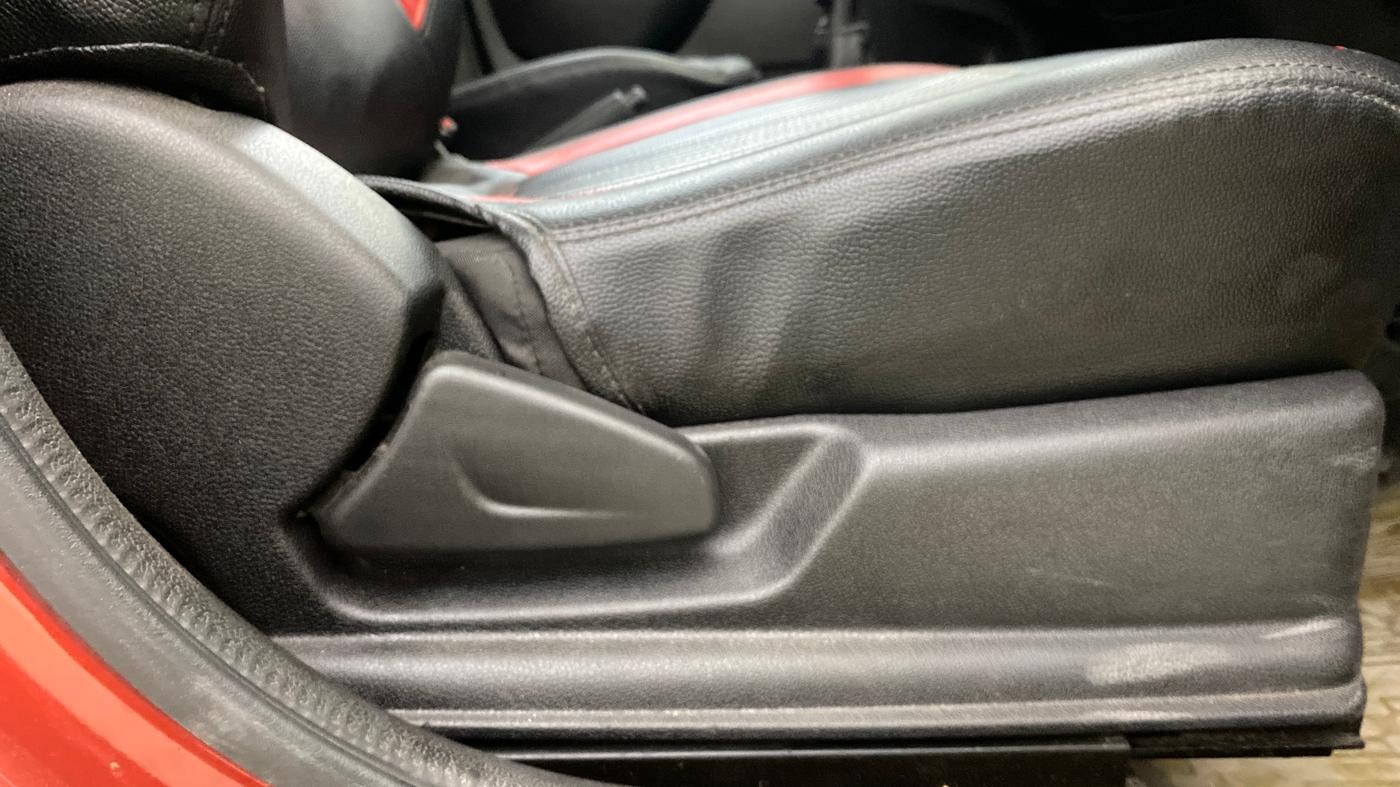 2018 Renault Kwid RXL, Petrol, Manual, 17,085 km, Driver Side Adjustment Panel