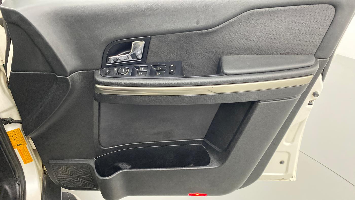 2017 Tata Hexa Varicor 400 XTA, Diesel, Automatic, 59,257 km, Driver Side Door Panels Control