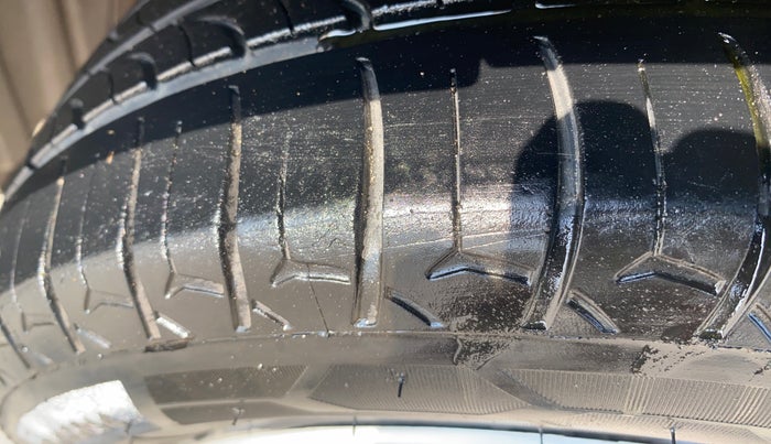 2022 Honda Amaze 1.2L I-VTEC S CVT, Petrol, Automatic, 61,707 km, Left Front Tyre Tread