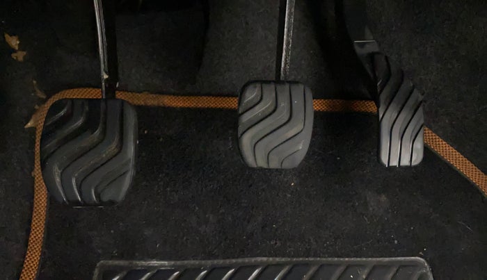 2019 Renault Kwid CLIMBER 1.0, Petrol, Manual, 52,511 km, Pedals