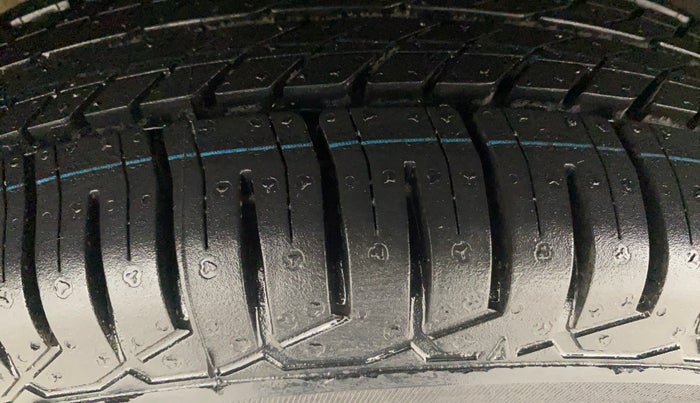 2019 Renault Kwid CLIMBER 1.0, Petrol, Manual, 52,511 km, Left Front Tyre Tread