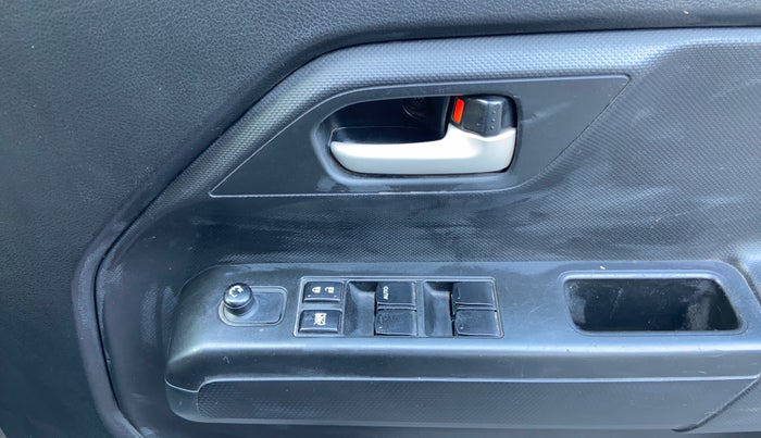 2021 Maruti New Wagon-R VXI 1.2, Petrol, Manual, 38,943 km, Driver Side Door Panels Control