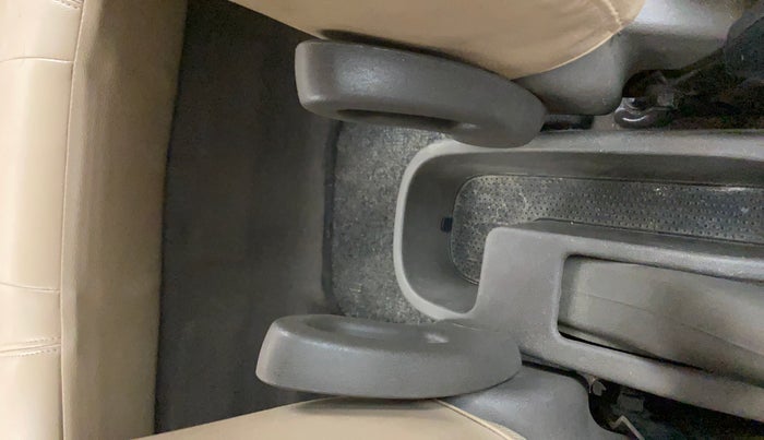 2013 Hyundai i10 ERA 1.1, Petrol, Manual, 65,984 km, Driver Side Adjustment Panel