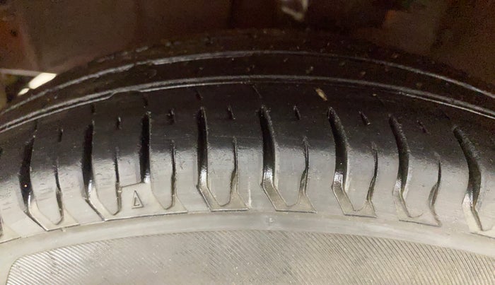 2013 Hyundai i10 ERA 1.1, Petrol, Manual, 65,984 km, Left Front Tyre Tread