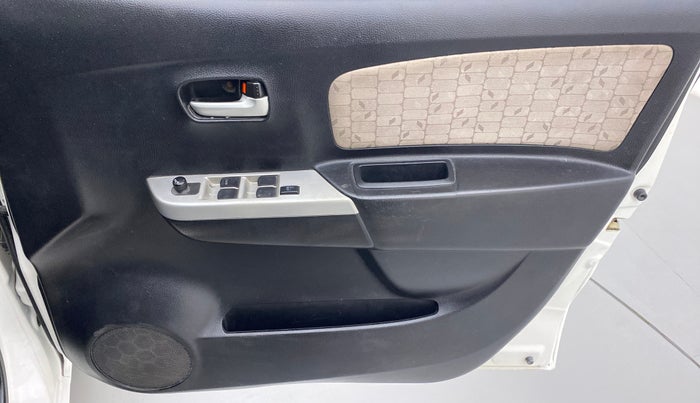 2016 Maruti Wagon R 1.0 VXI, Petrol, Manual, 65,809 km, Driver Side Door Panels Control