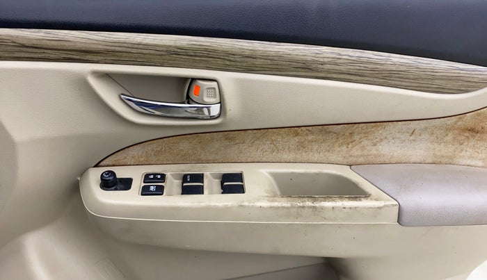 2018 Maruti Ciaz SIGMA 1.5 SHVS MT  PETROL, Petrol, Manual, 1,08,195 km, Driver Side Door Panels Control